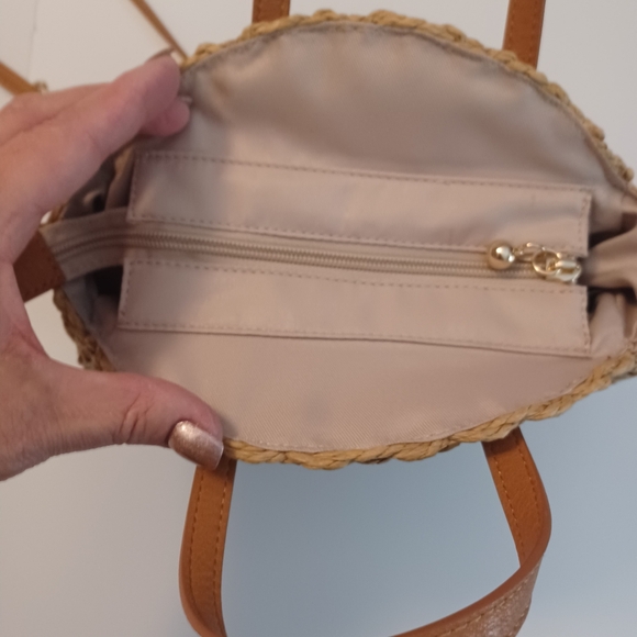 Lauren Conrad Cookie Straw Crossbody Purse - Picture 4 of 6